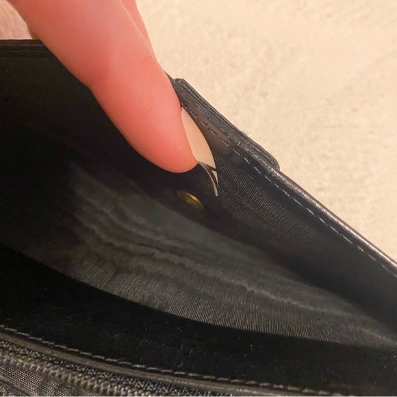 Authentic Vintage Salvatore Ferragamo Wallet - Picture 7 of 15